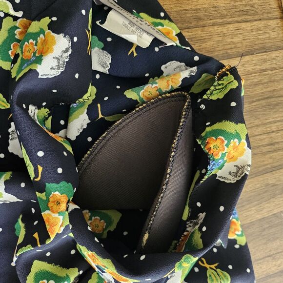 Vintage Women’s M Fundamental Things Petites Button-Down Shirt Made in Canada - Picture 9 of 9